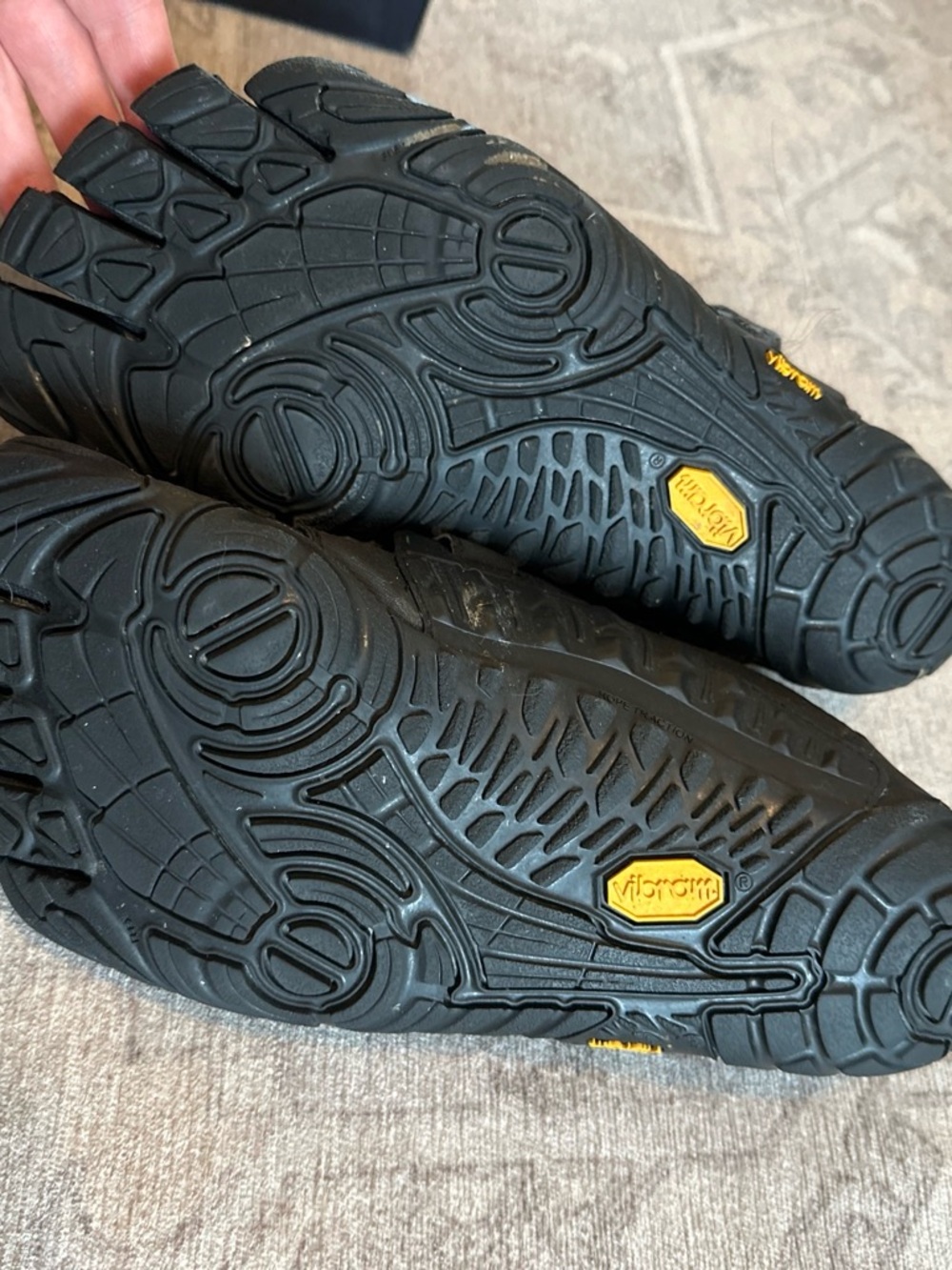 Vibram Men's Black FiveFingers Minimalist Toe Shoes with Yellow Logo - Picture 4 of 6